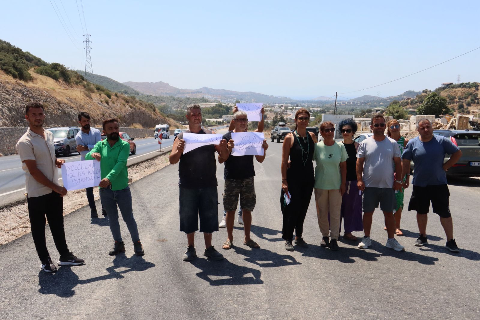 Bitmeyen Yalıkavak Yolu Esnafı Mağdur Etti