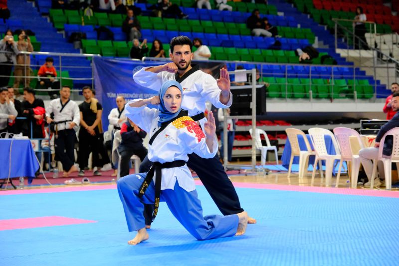 Red Bull Sporcusu Kübra Dağlı Türkiye Taekwondo Şampiyonası’nda İki Altın Madalya Kazandı