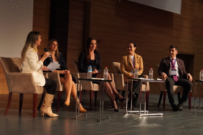 Ünlü konukların da katılımıyla “Sporda Sağlık Zirvesi”nin ikincisi gerçekleştiriliyor