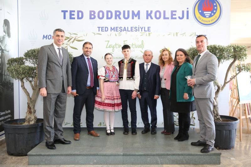 Zeytin Ağaçlarının Gölgesinde Barış ve Dostluk Buluşması