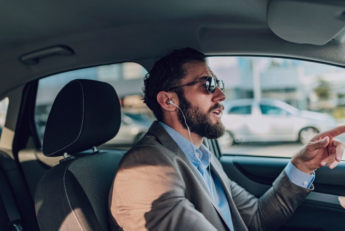 Kulaklık, trafikte hayati sesleri engelliyor!