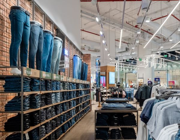 Colin’s, 2030’da yüzde 100 yenilenebilir enerjiye geçiş hedefi için çalışmaya devam ediyor