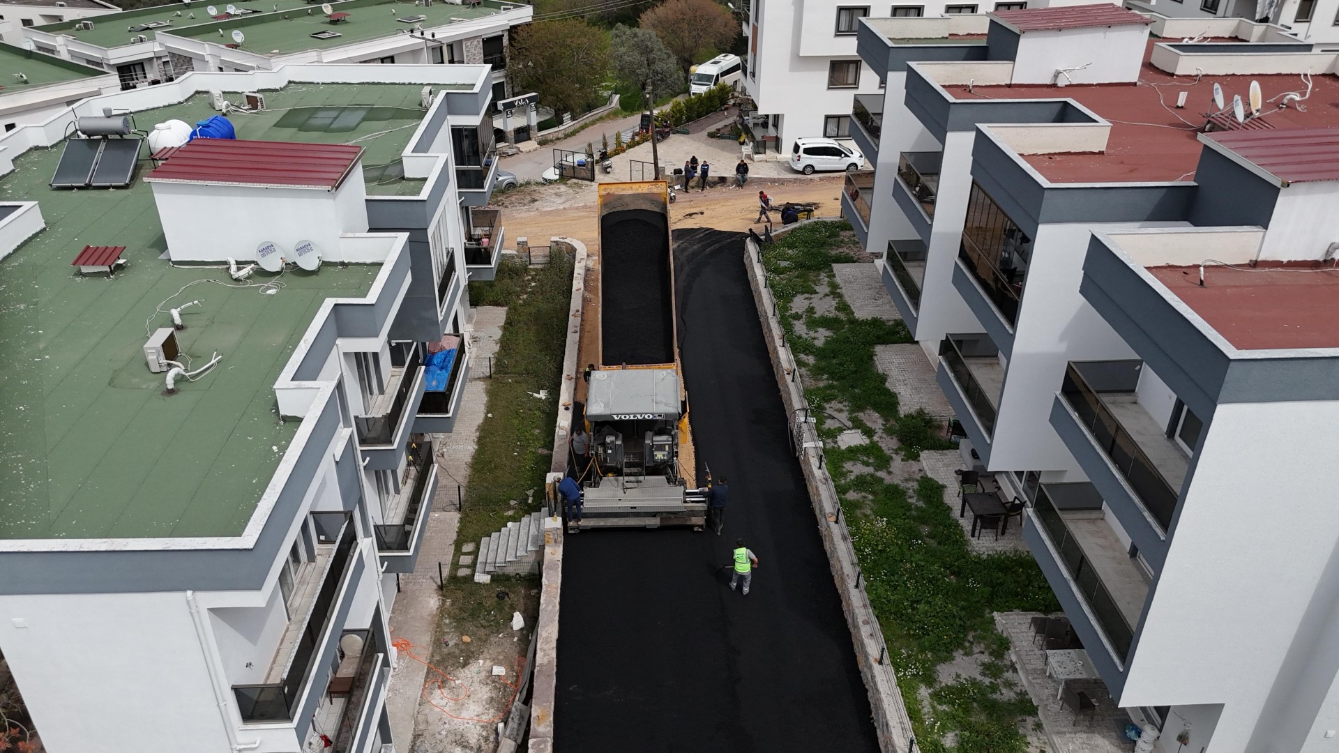 Karaova Bölgesinde Kapsamlı Asfalt Çalışması