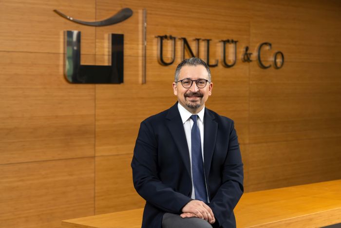 ÜNLÜ & Co’nun yeni İcra Kurulu Başkan Yardımcısı H. Hüsnü Okvuran oldu