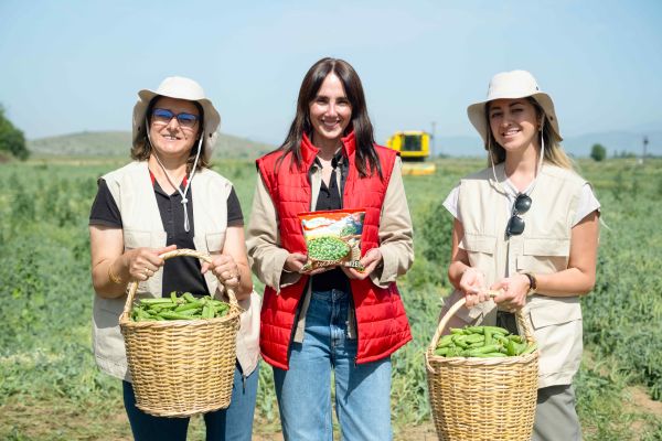 Tarımın Kadın Yıldızları’nın emeğiyle SuperFresh “Ege’den Hasat Bezelye”