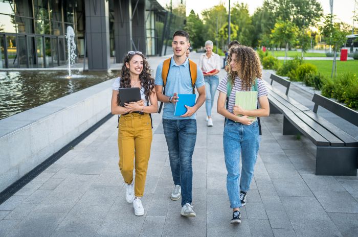 Gençler için Kariyer Yolculuğunda Anahtar Kaynak