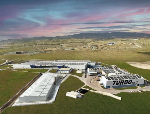 AKO Akü, liderliğe oynuyor