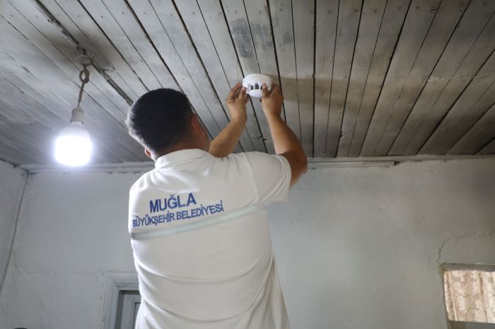 Kırsaldaki Çınarlar’a Duman Dedektörü