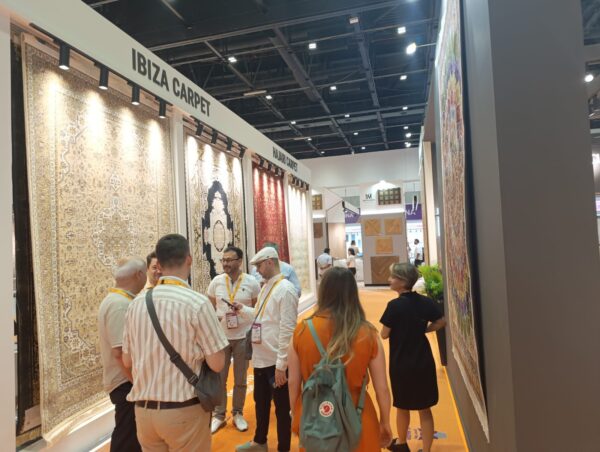 Türk halıcıları İngiltere pazarında zirveyi hedefliyor