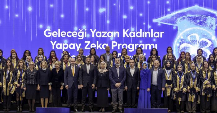 Turkcell’in ‘Geleceği Yazan Kadınlar Yapay Zekâ Projesi’ mezunlarını verdi
