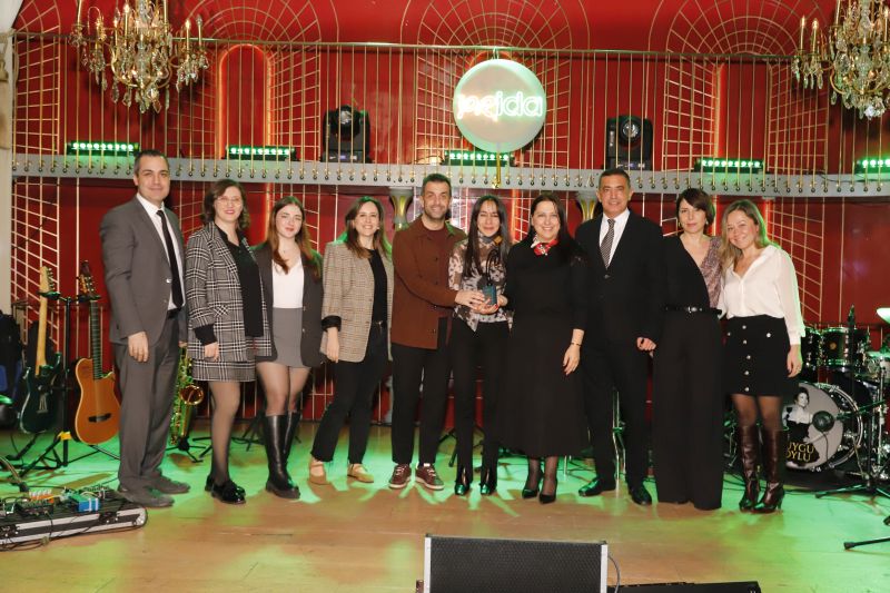 Paşabahçe Mağazaları Füreya Koleksiyonu’na  Pida 2025’te Çifte Ödül