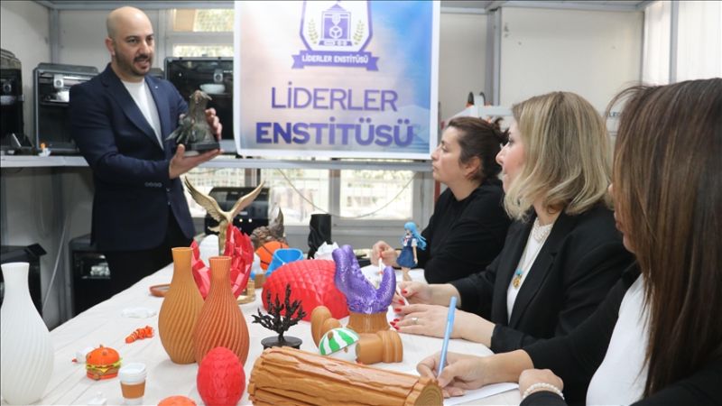 Liderler Enstitüsü’nden ev Kadınları ile Engelli Bireylere 3D Yazıcı ve e-Ticaret Eğitimi