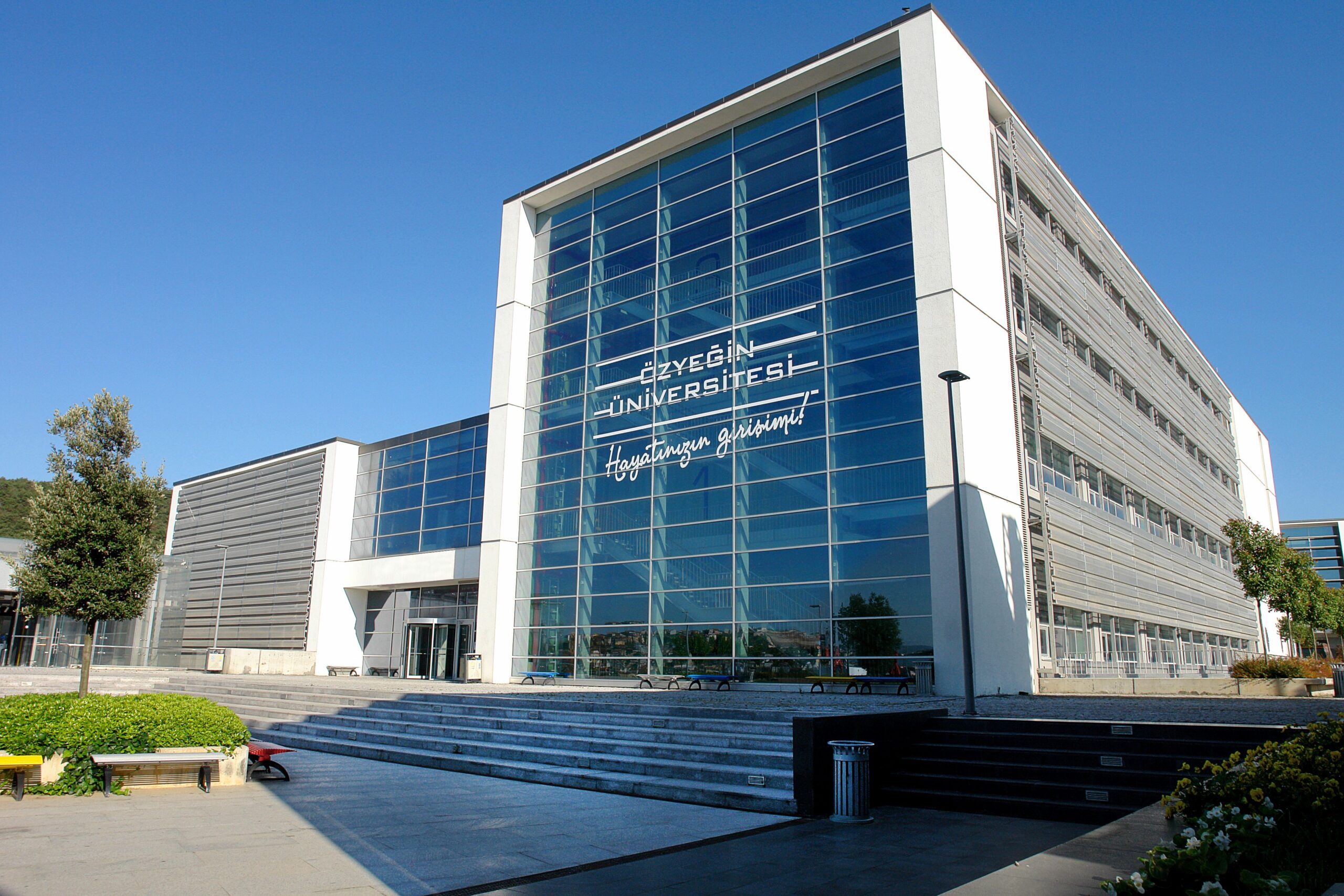 Özyeğin Üniversitesi Türkiye’yi Global Ölçekte Temsil Ediyor